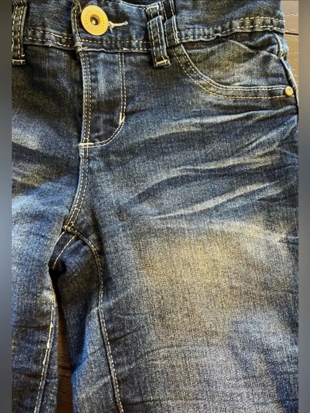Amethyst Jeans Women’s Bodycon Shorts Form Fitting Stretch Material Size 0 GUC